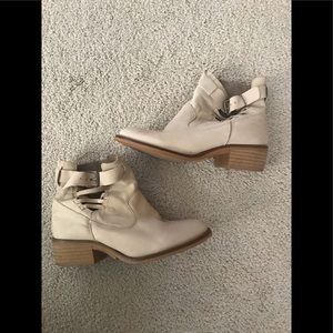 Coolway  MC-3 suede/leather bootie
